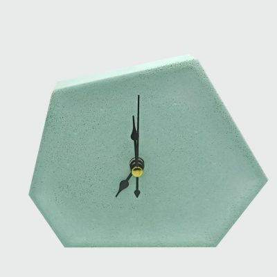 Reloj de concreto color verde
