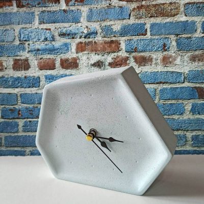 Reloj de mesa decorativo color azul de cemento